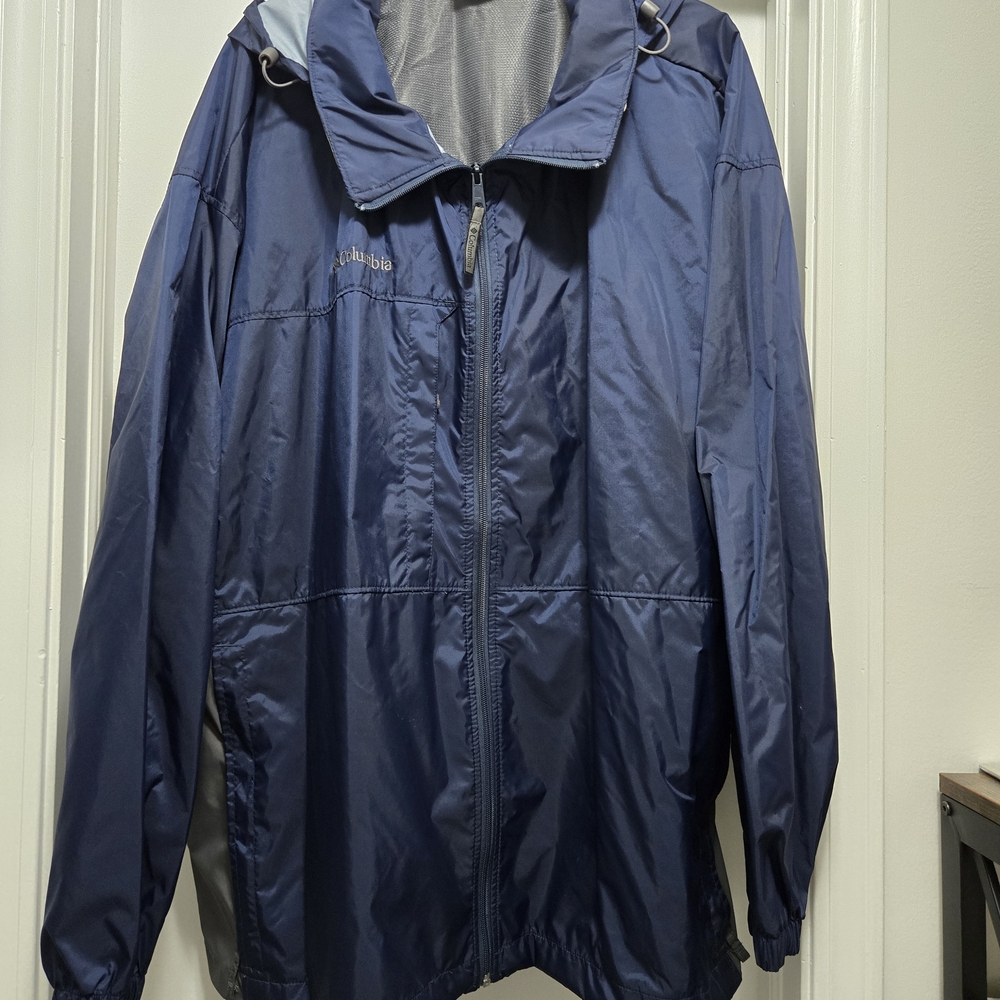 Columbia Men's Navy Lightweight Windbreaker Jacket